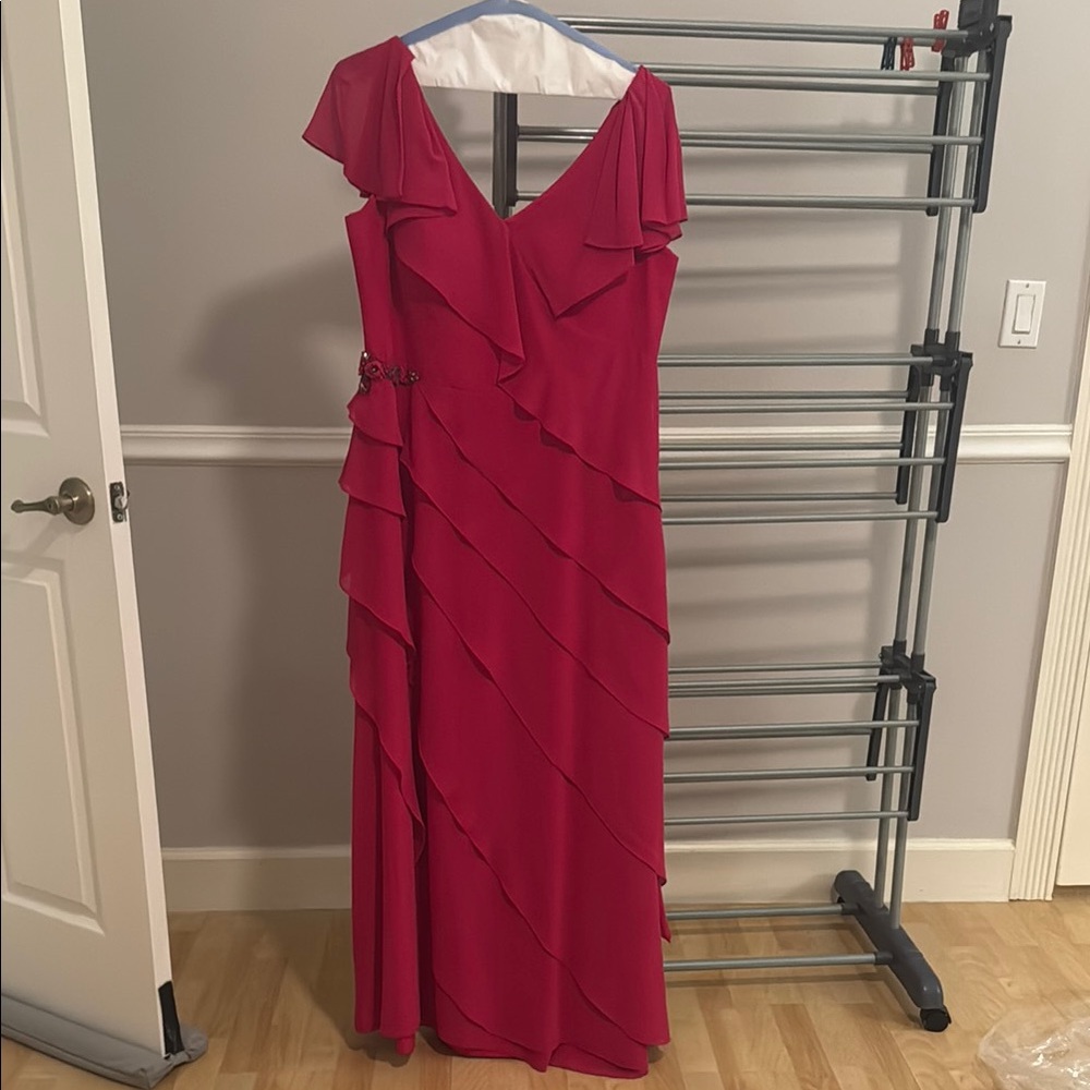 Elegant Pink Ruffled Women's Dress